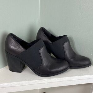 Secret Celebrity Fireside Black Faux-Leather Chunky Heeled Shoes Booties Boots 9